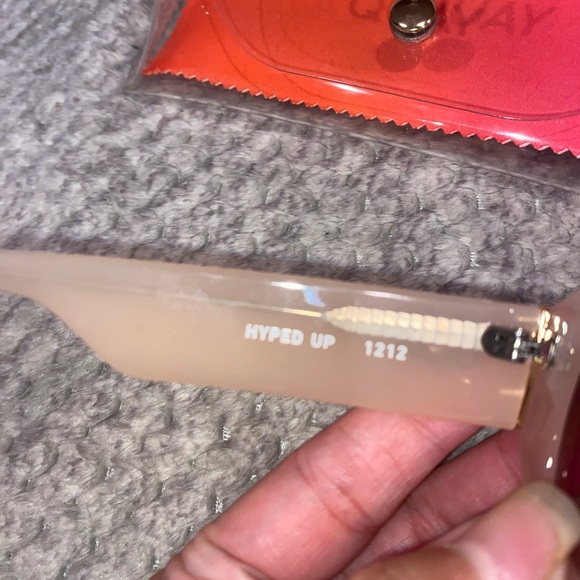 QUAY Hyped Up Sunglasses in Blush (Like New, Barely Used) - Picture 6 of 7